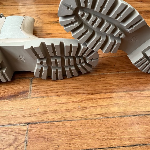 COPY - Zara leather Chelsea boots ..brand new - Picture 6 of 7